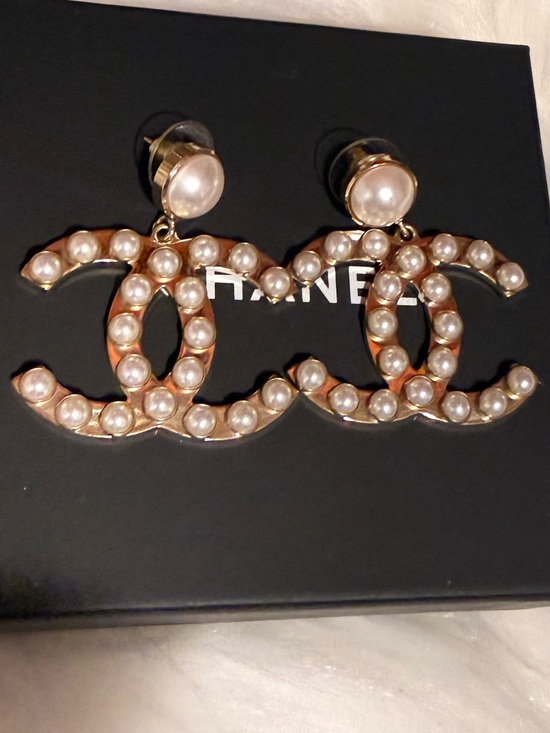 CHANEL Jewelry - CHANEL
Pearl Large CC Drop Earrings Gold-Tone